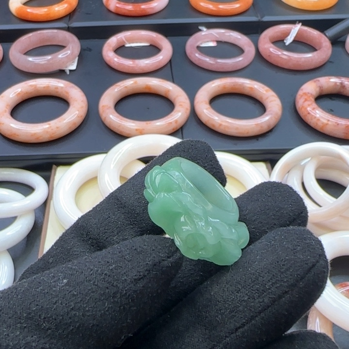 石英质玉戒指未镶嵌