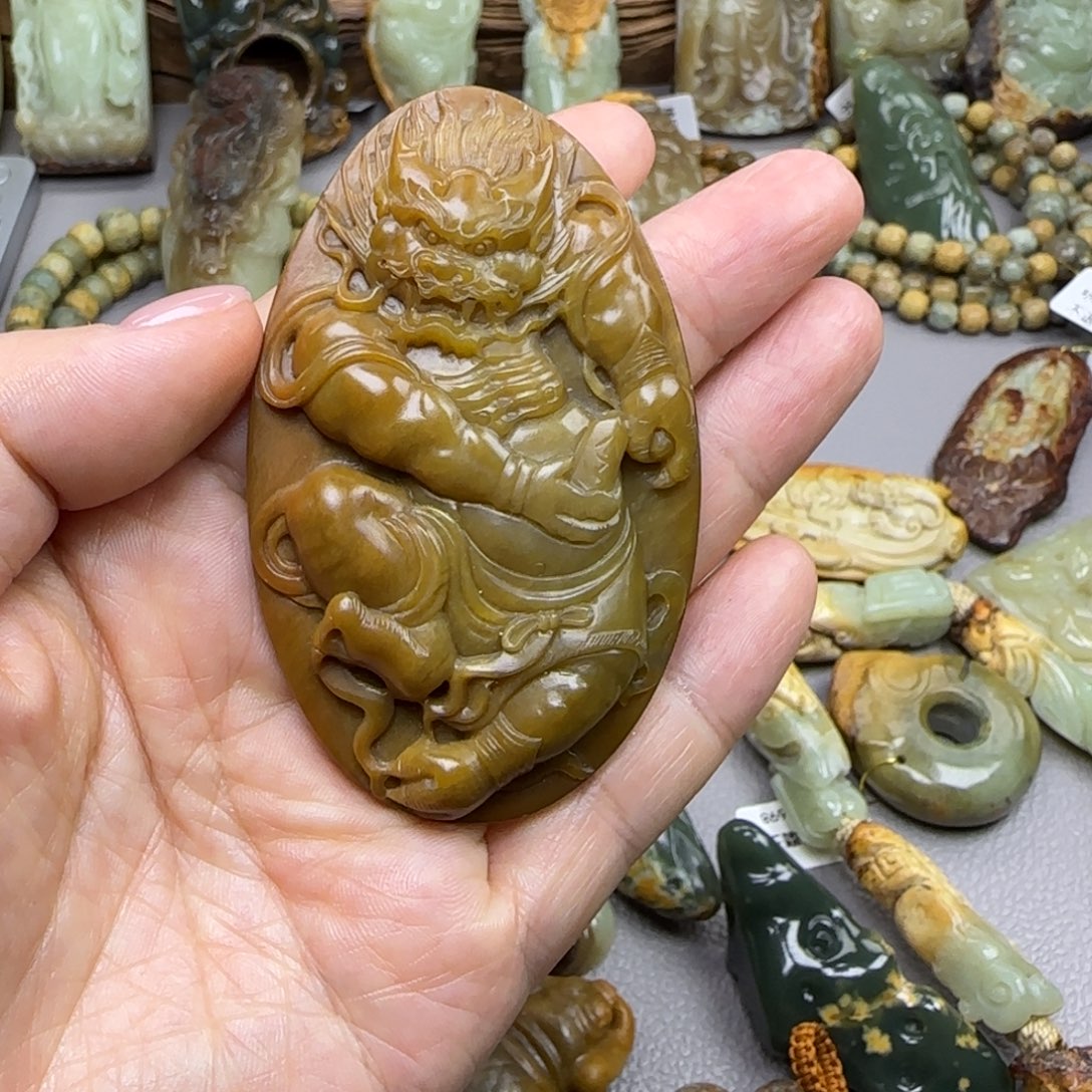 北***人岫岩河磨玉（透闪石质玉）未镶嵌珠宝奇石