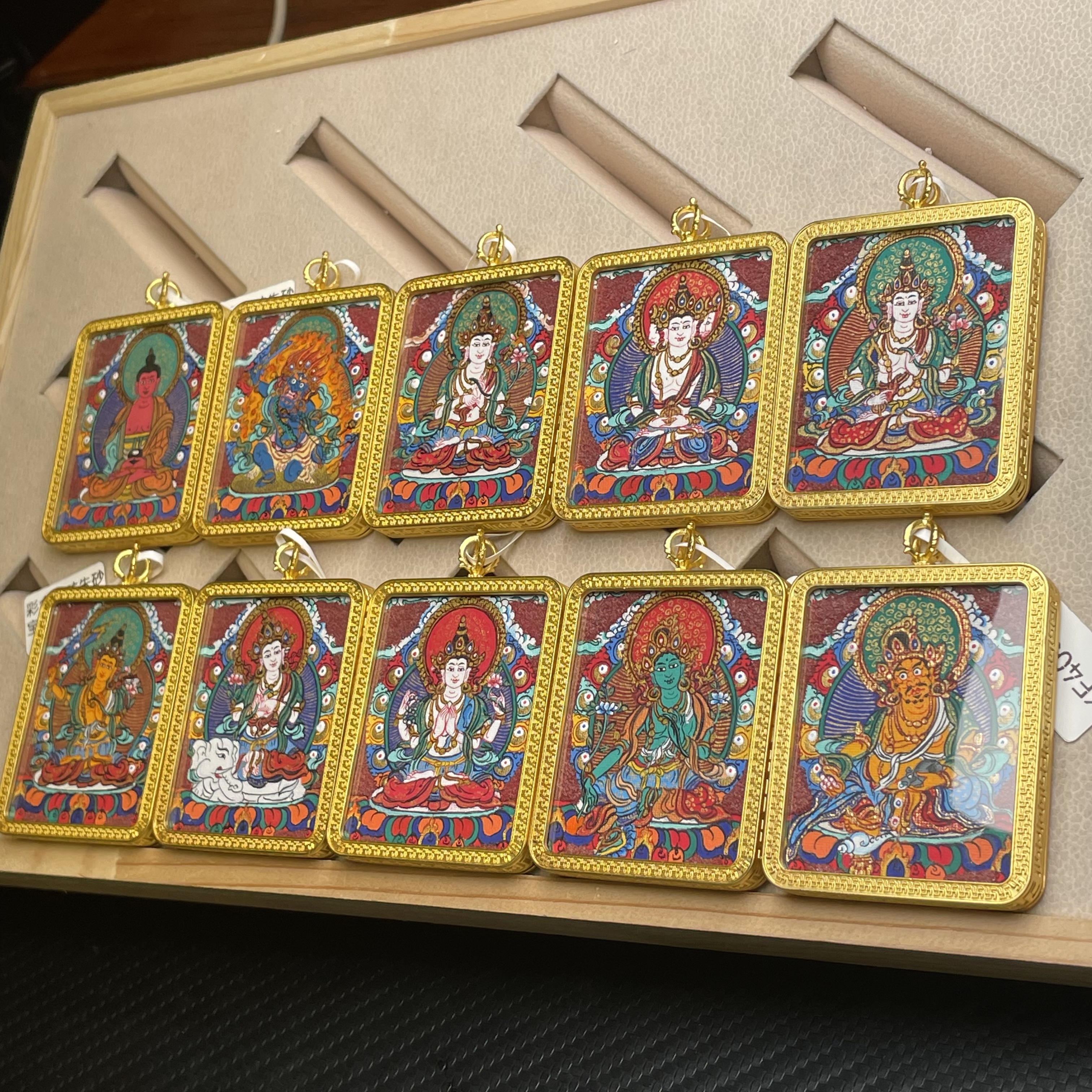 彩金粗矿宝珠版八大 纯手绘唐卡