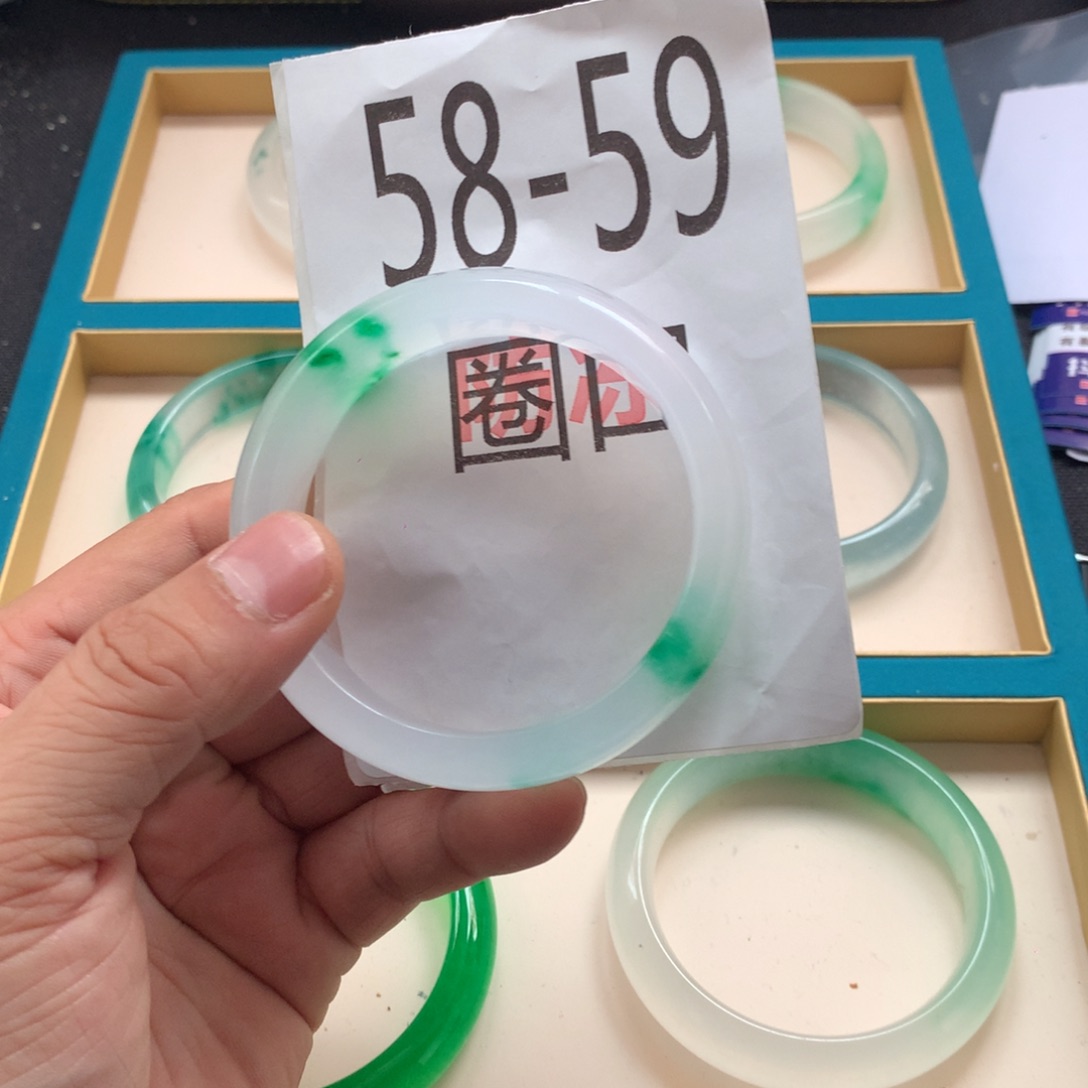 1石英岩玉手镯手镯