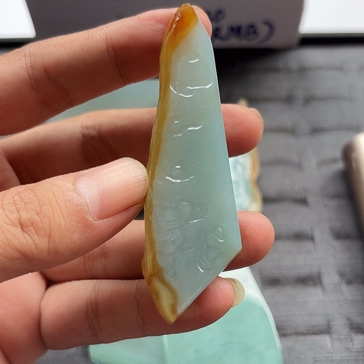 未镶嵌戒指翡翠牌子