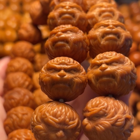 猴头核桃手串请***胡舞台