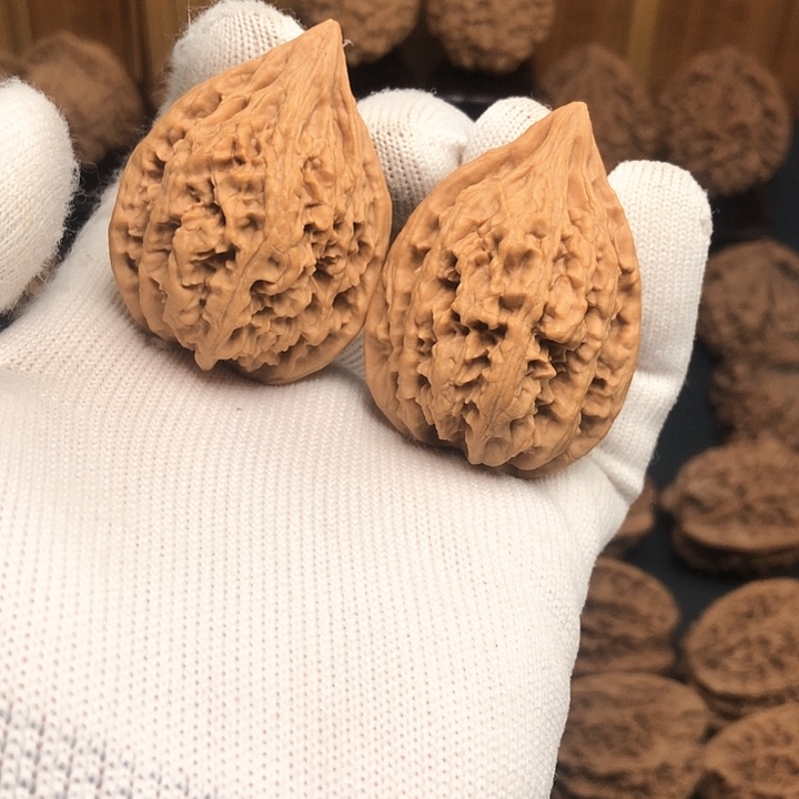 桃核把件秦岭野生鸡心精品文玩核桃