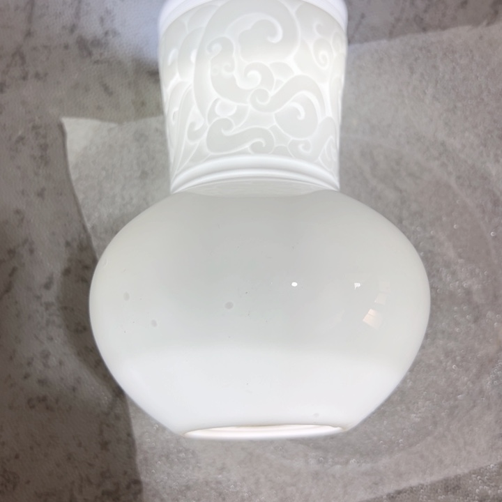 杯大球泥雕刻花瓶一个