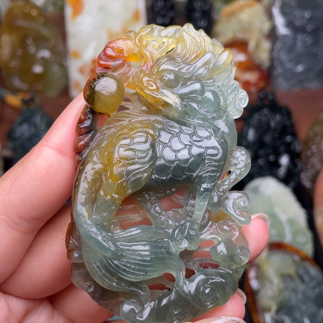 蛇纹石玉未镶嵌颈饰