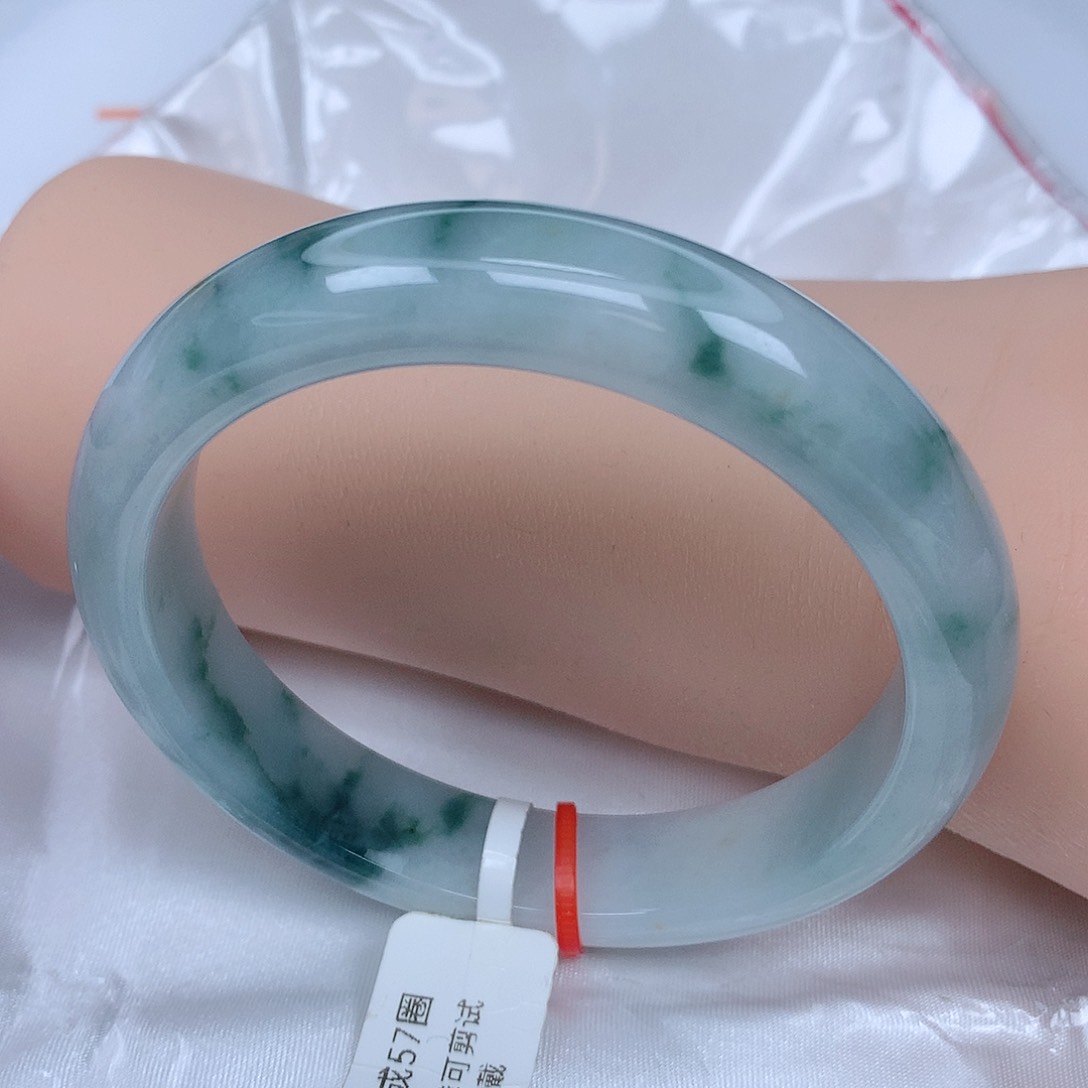 【闪购商品】未镶嵌手镯翡翠，57
