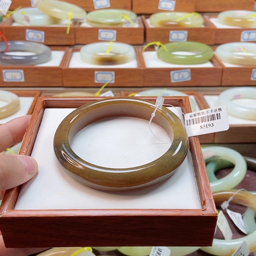 【闪购商品】和田玉手镯未镶嵌