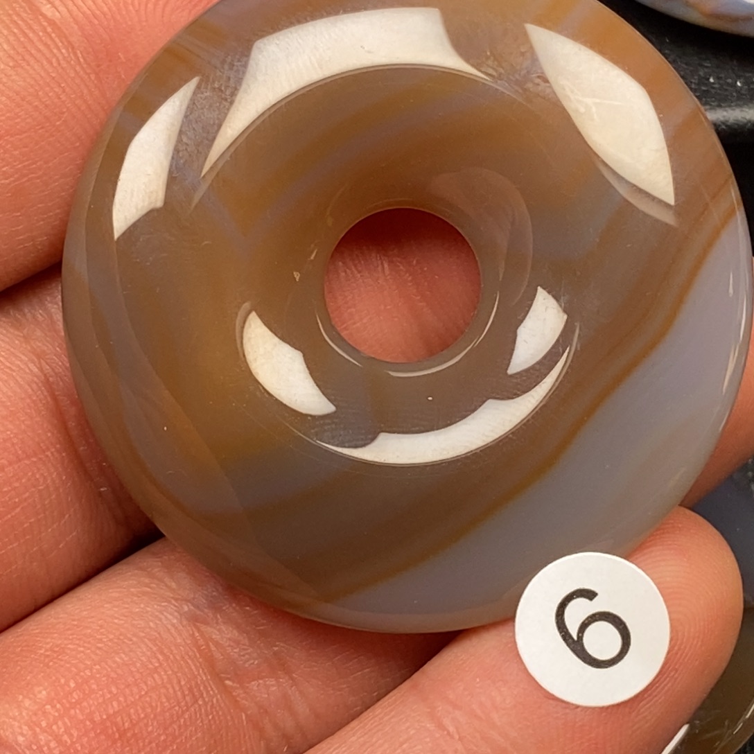 水***扬玛瑙/玉髓未镶嵌颈饰挂件