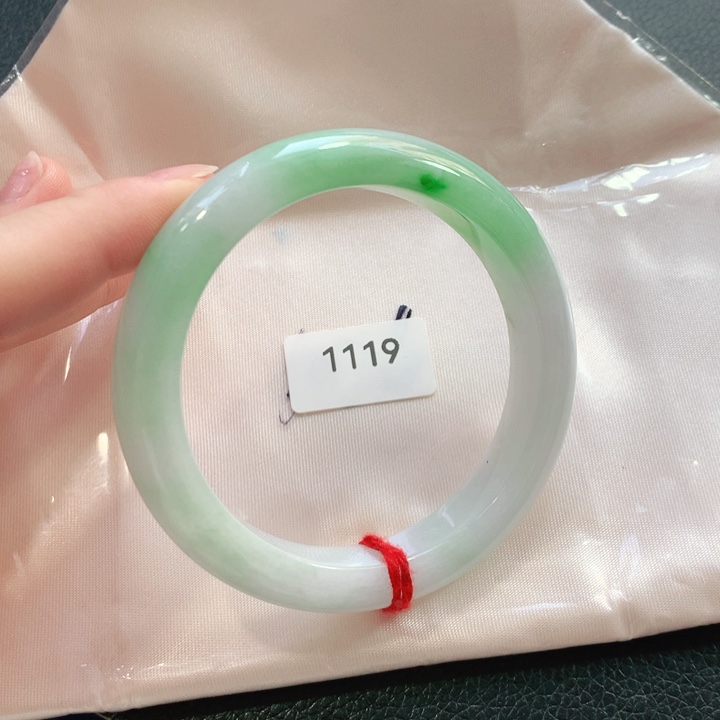 翡翠手镯未镶嵌天然翡翠手镯