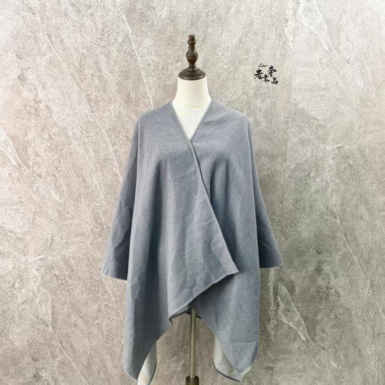 99新 BURBERRY/博柏利 海囤K/巴宝莉披肩/140*140/qc165358