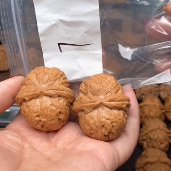 桃核吊坠王****礼7平谷元宝