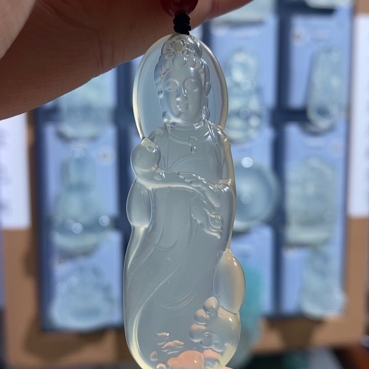 岫玉未镶嵌颈饰吊坠