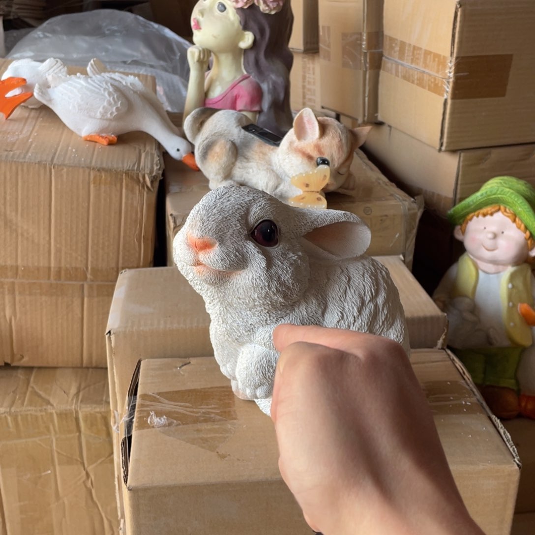 【闪购商品】树脂仿真小白兔一个摆件