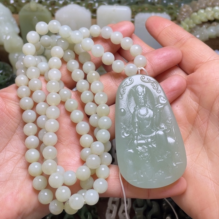 红****和田玉未镶嵌颈饰