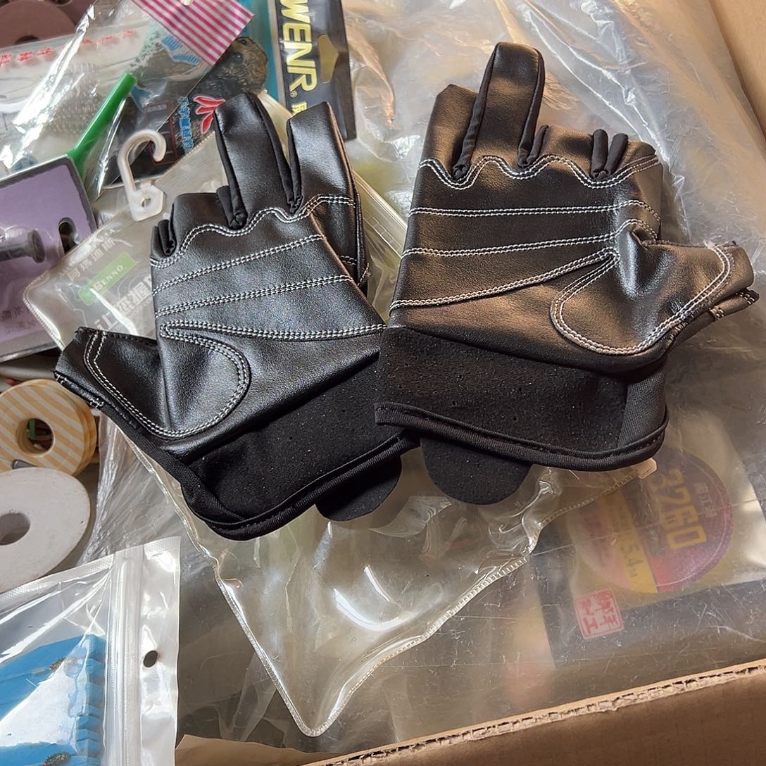 c***o闪购7号链接手套一副