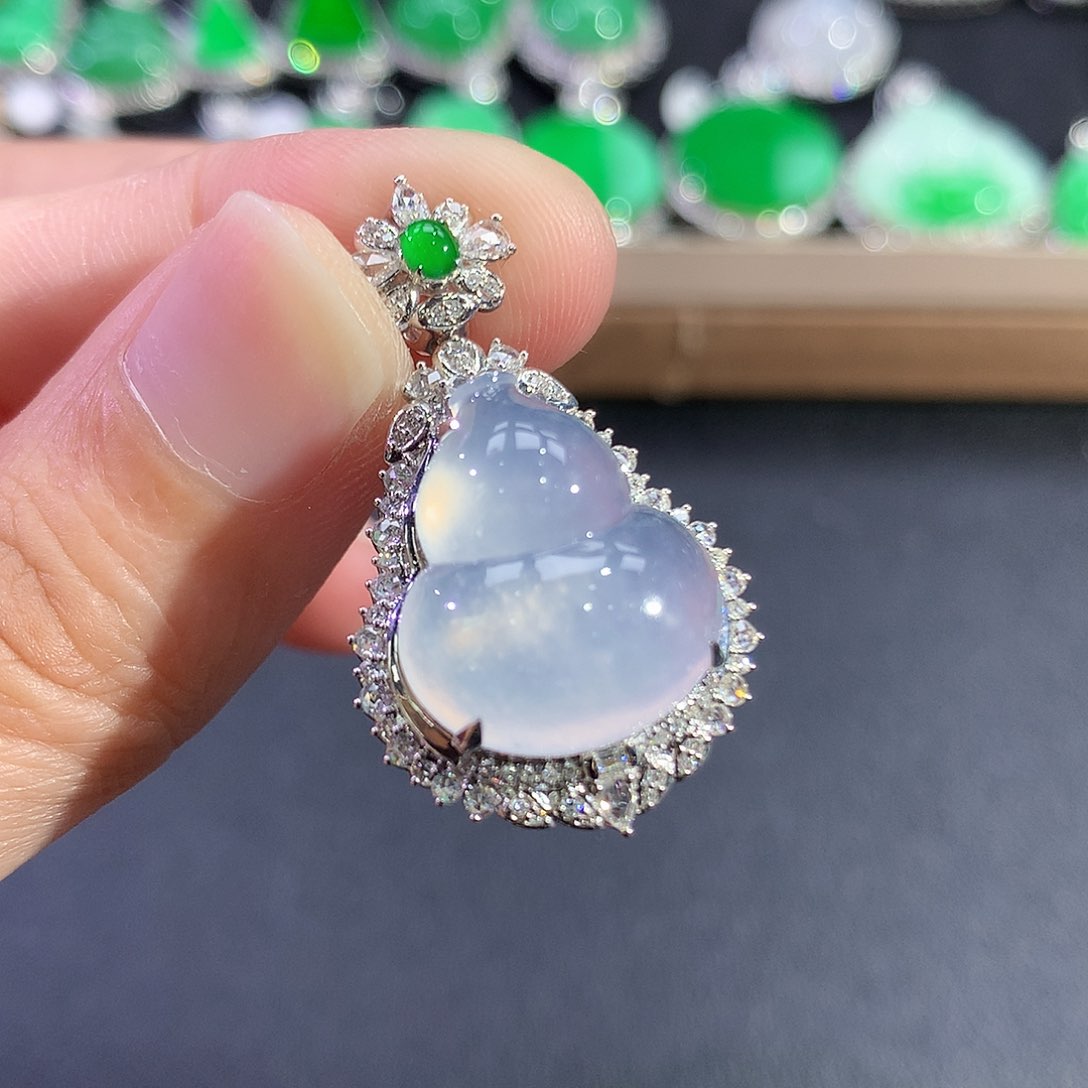 翡翠18K金镶嵌吊坠(赠链)