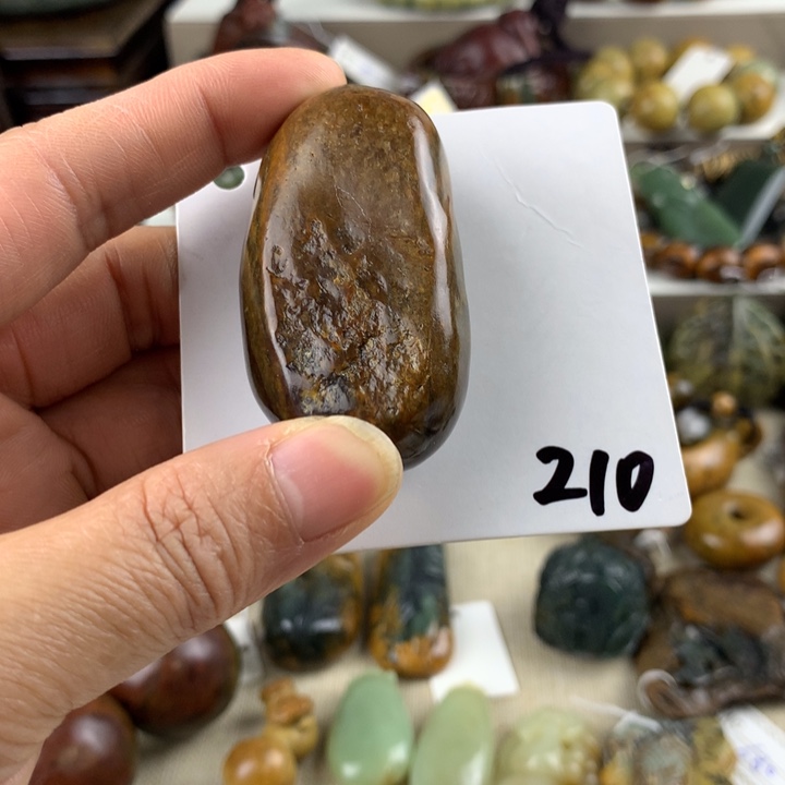 岫岩河磨玉（透闪石质玉）未镶嵌珠宝奇石