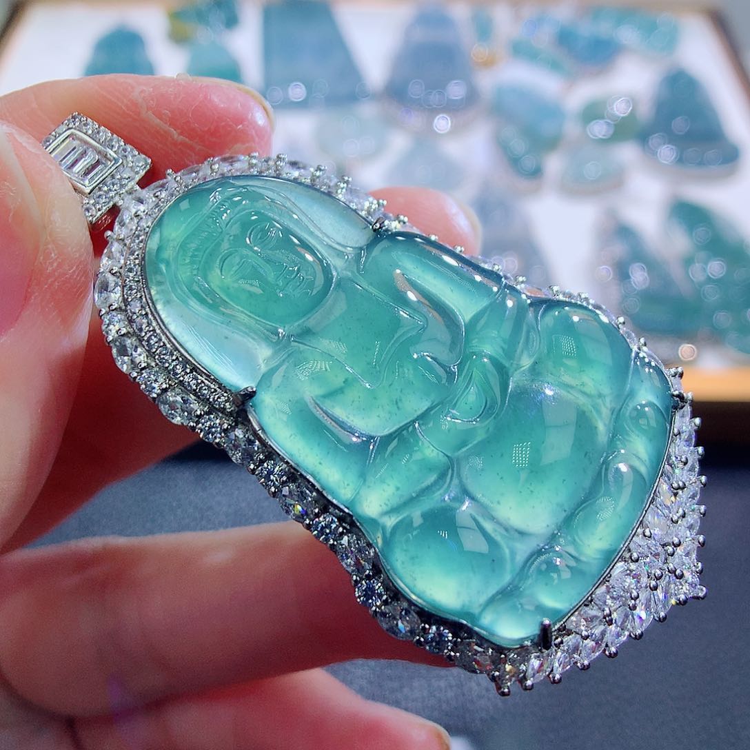 翡翠颈饰未镶嵌翡翠