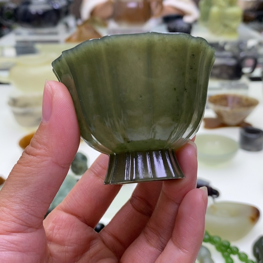 和田玉杯子未镶嵌