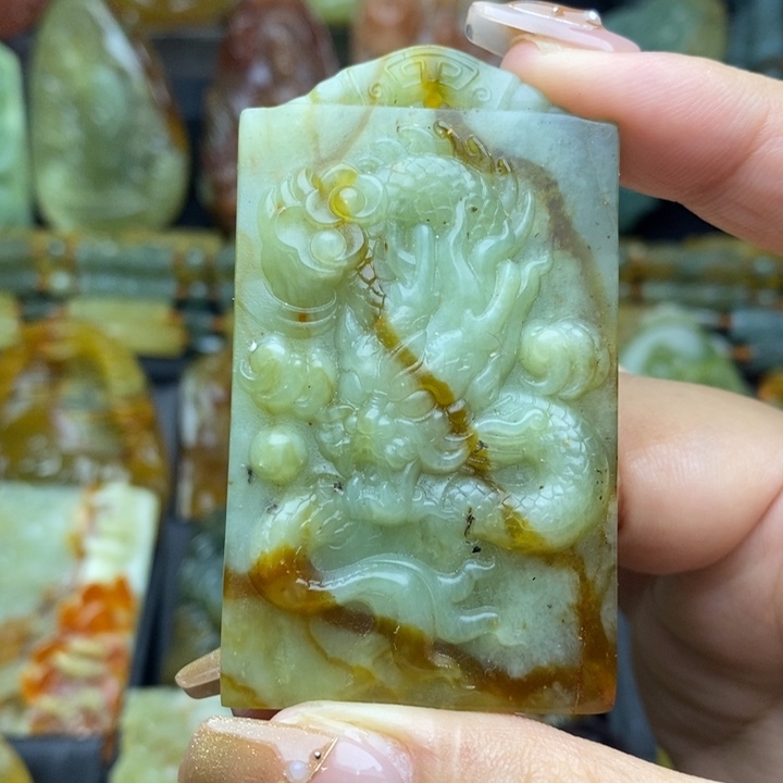 未镶嵌蛇纹石玉颈饰