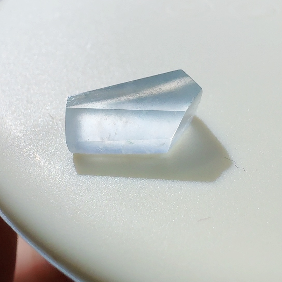 翡翠颈饰未镶嵌冰山