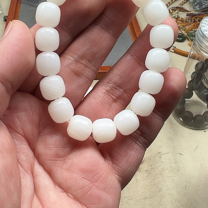 白玉菩提吊坠玉化4784