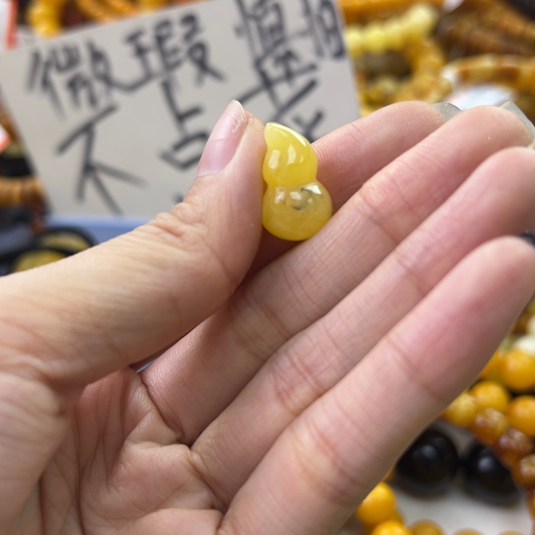 琥珀珠宝奇石未镶嵌