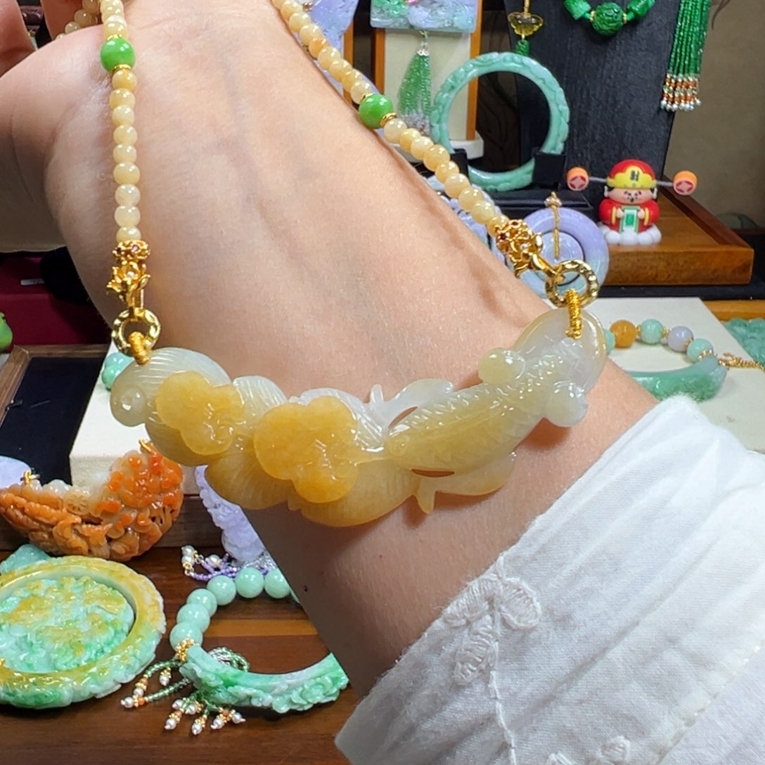 *****翡翠未镶嵌毛衣链冰鱼