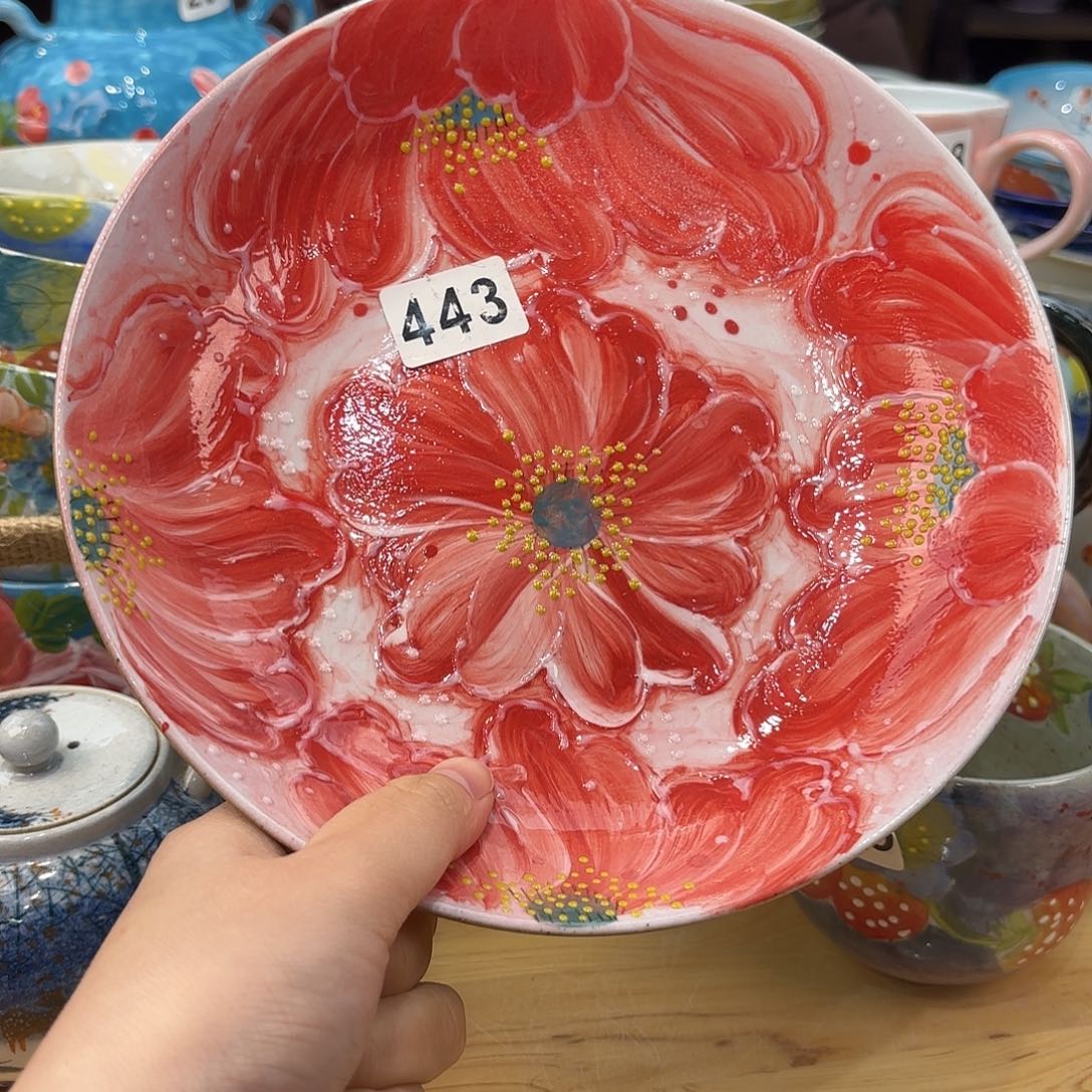 瓷片兔兔盖茨。兔兔好