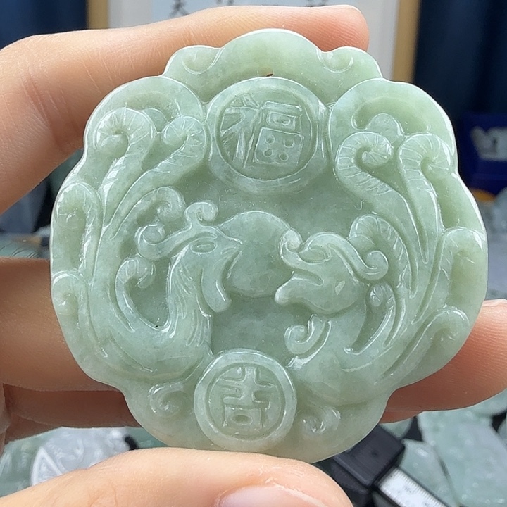 翡翠未镶嵌颈饰翡翠