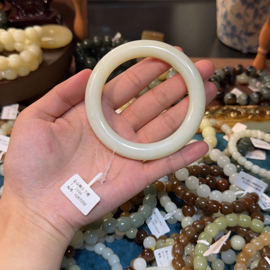 和田玉（糖玉）手镯未镶嵌孙*宝