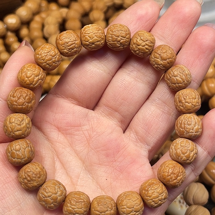 木泛油荔枝纹手串。     