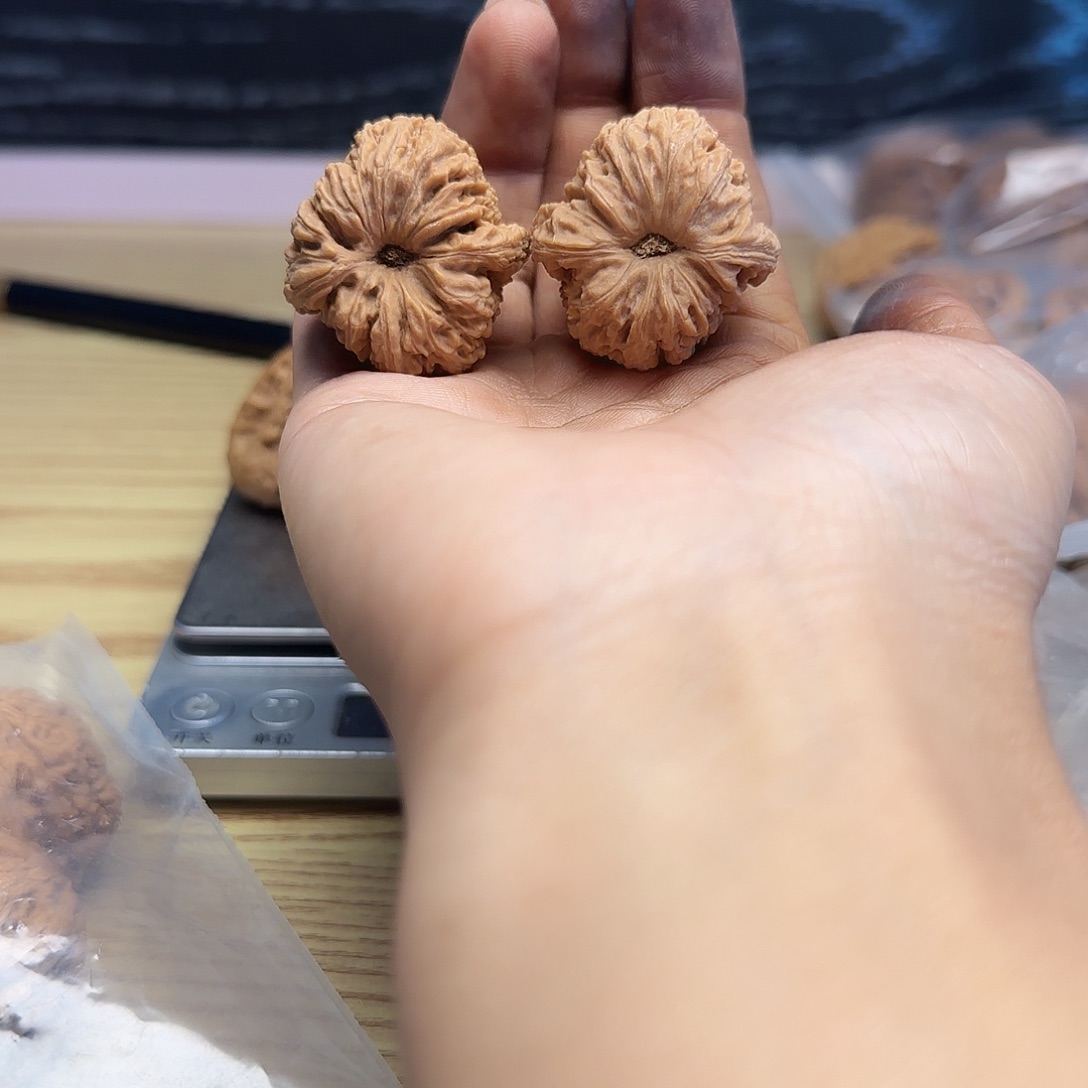 斌***礼吊坠桃核核桃核桃
