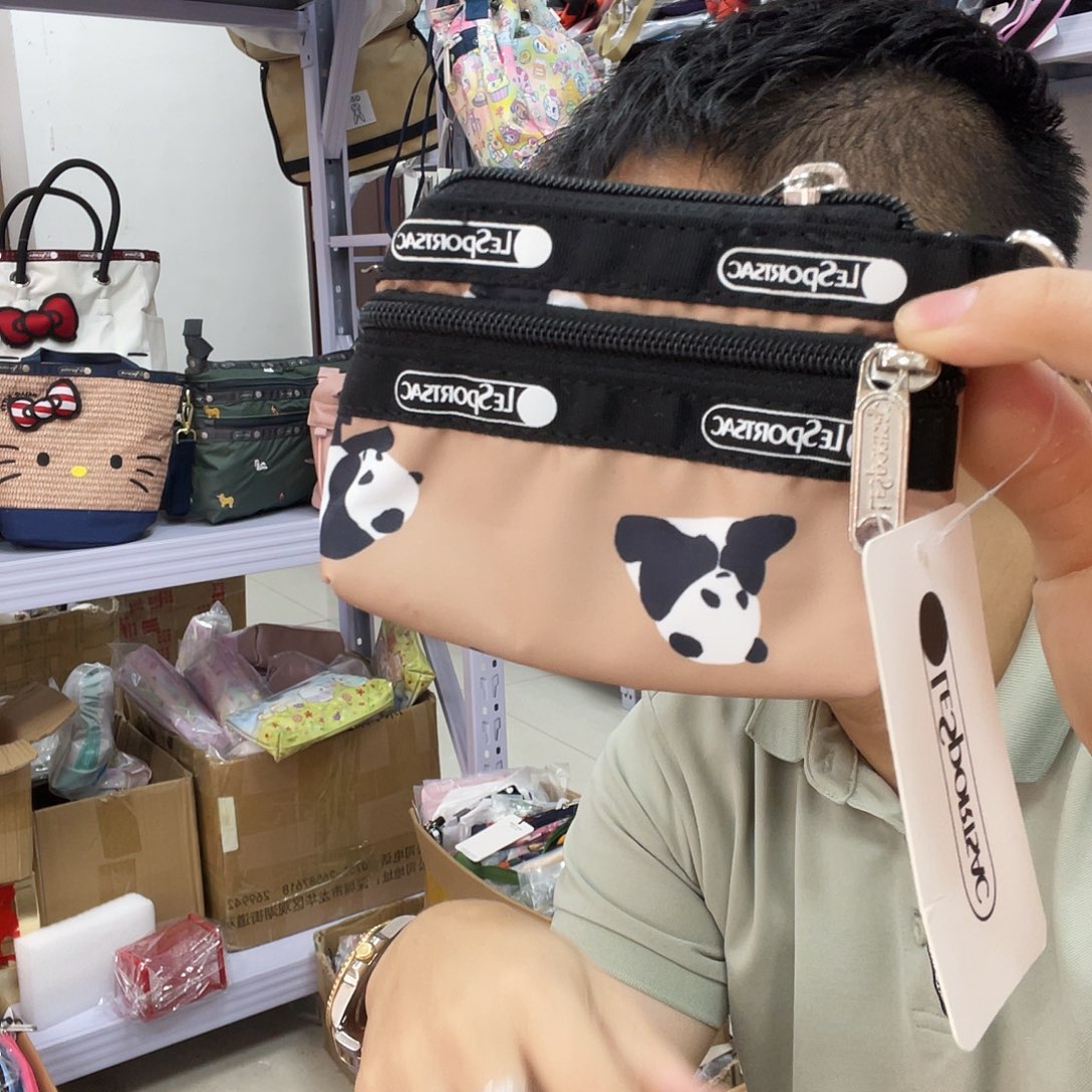 PU化妆包等各种产品的