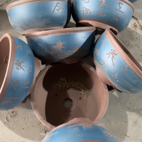 紫砂花盆100-7。      23-10.5