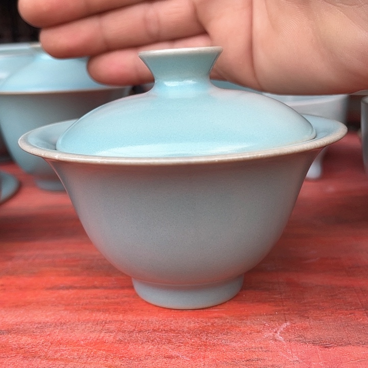 杯子天青釉 两才盖碗