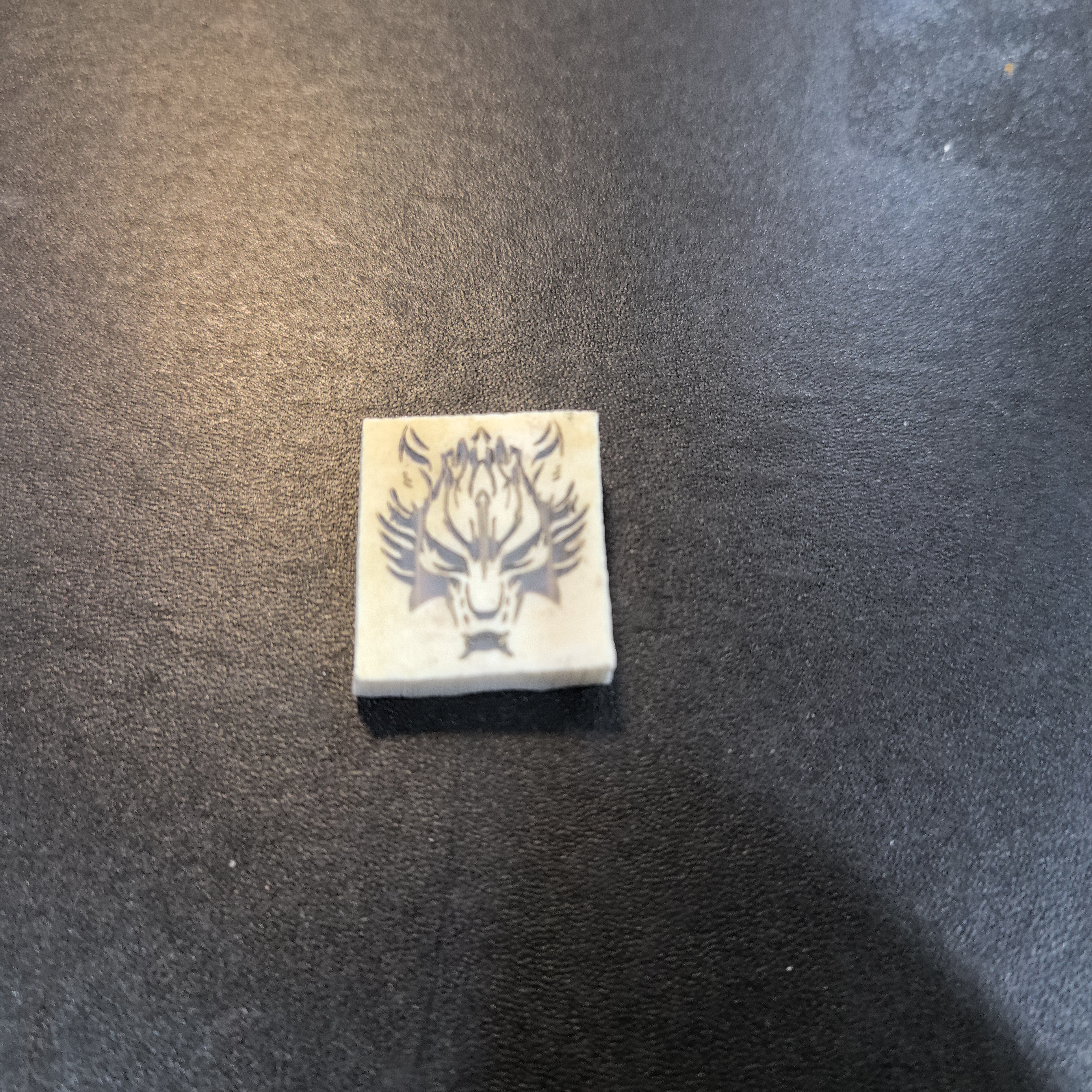 猛犸臭约8.2克雕刻件TC329