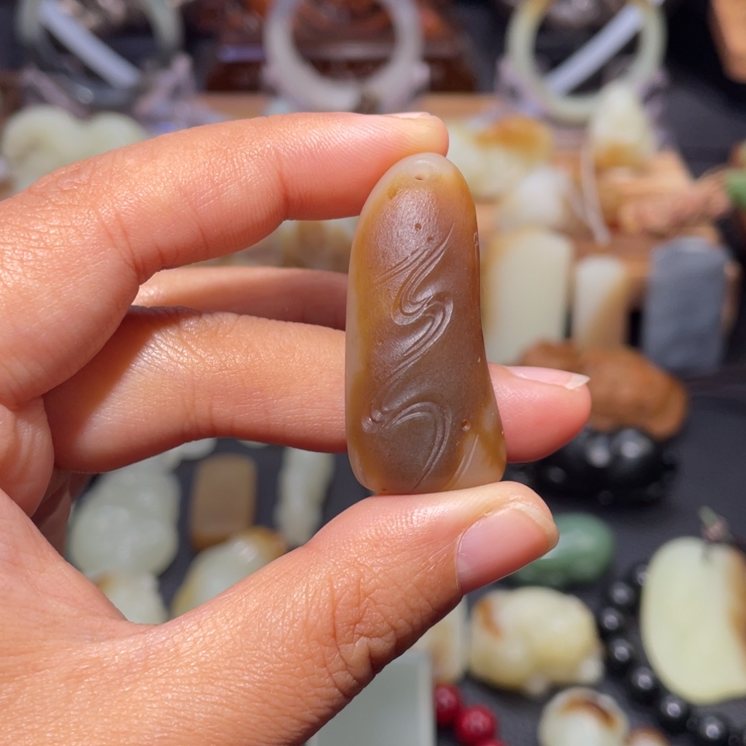 和田玉（糖玉）未镶嵌颈饰