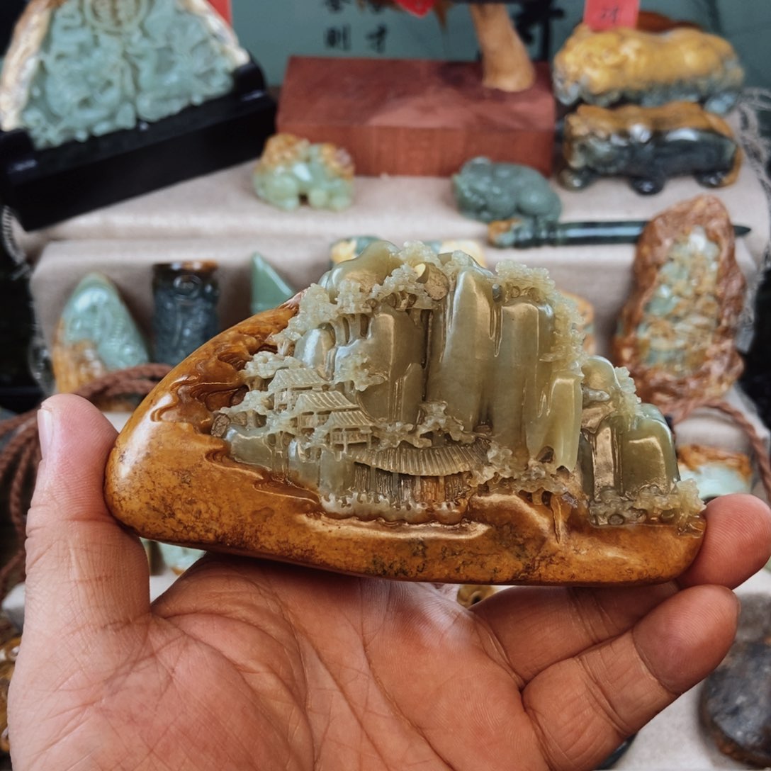 岫岩河磨玉（透闪石质玉）摆件未镶嵌福**第