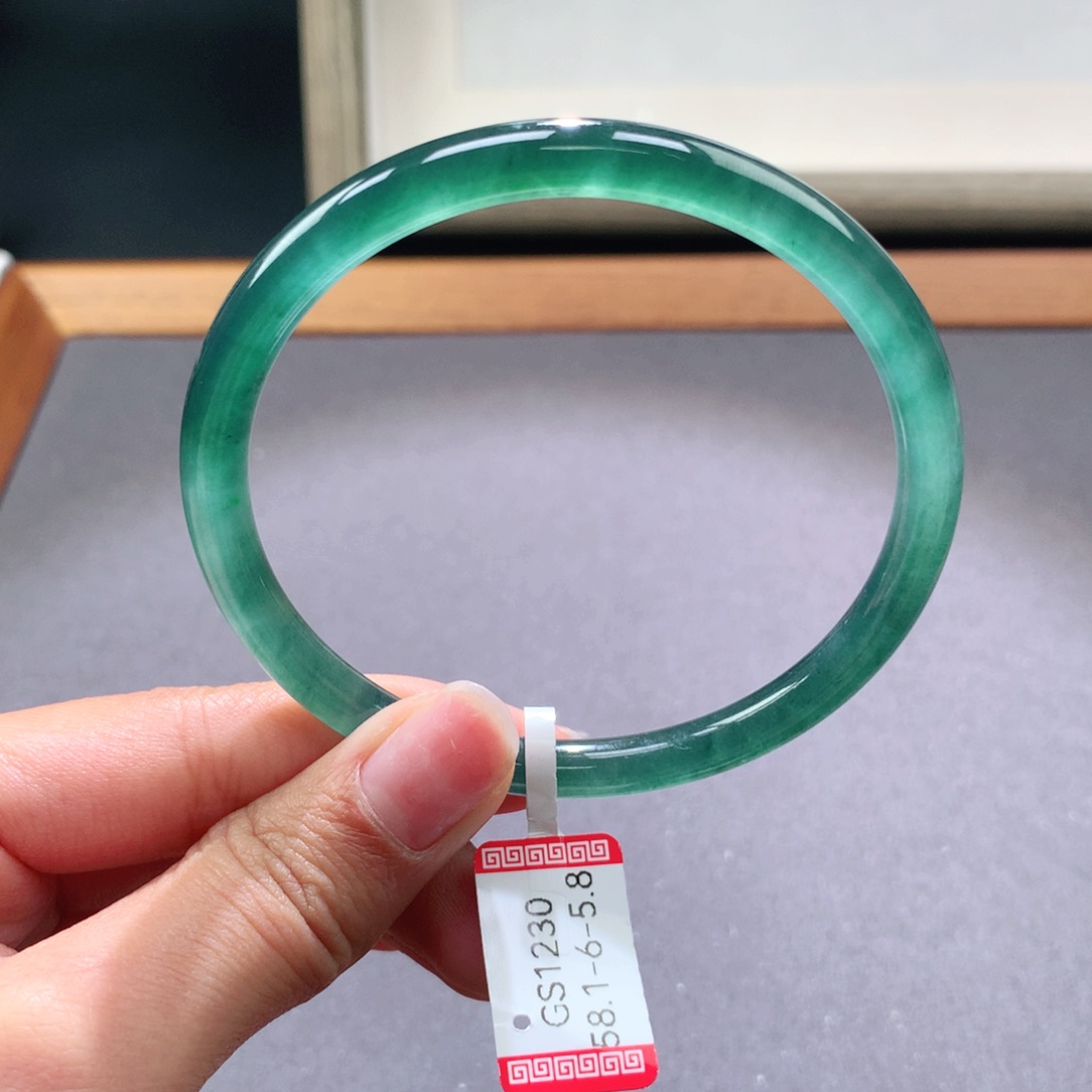 翡翠手镯未镶嵌天然翡翠手镯叮当镯