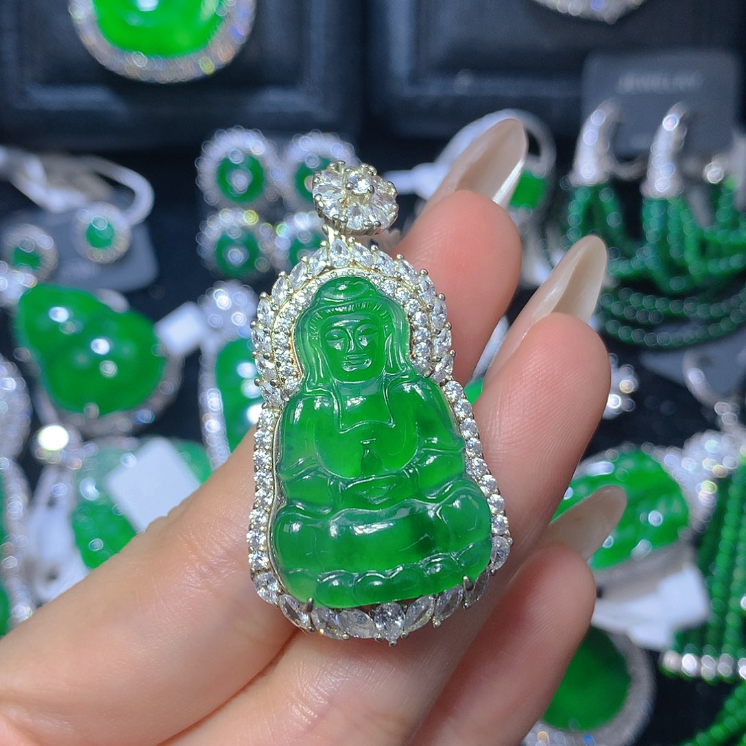 翡翠颈饰银S925镶嵌翡翠