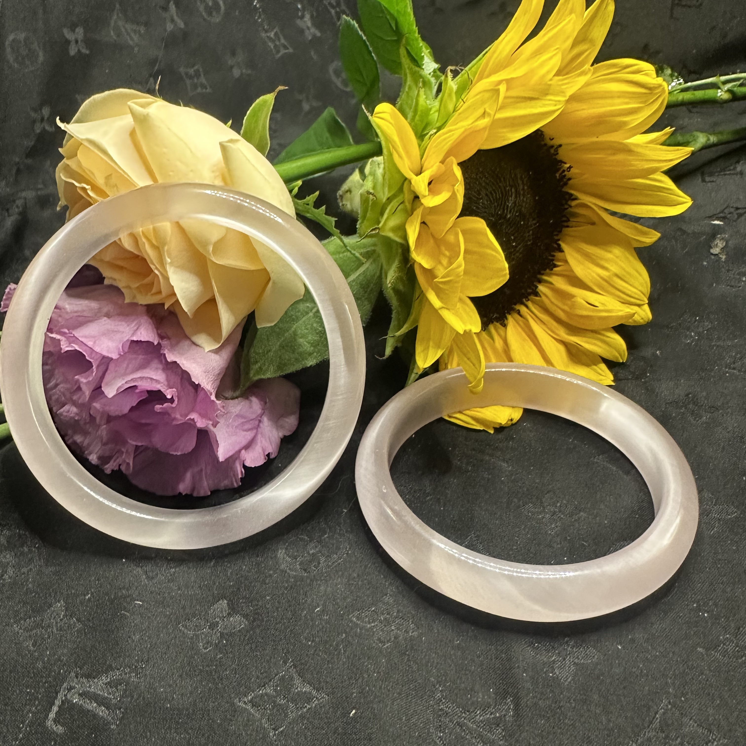 【玉合缘】石英质玉精美手镯-多样性发一 7601