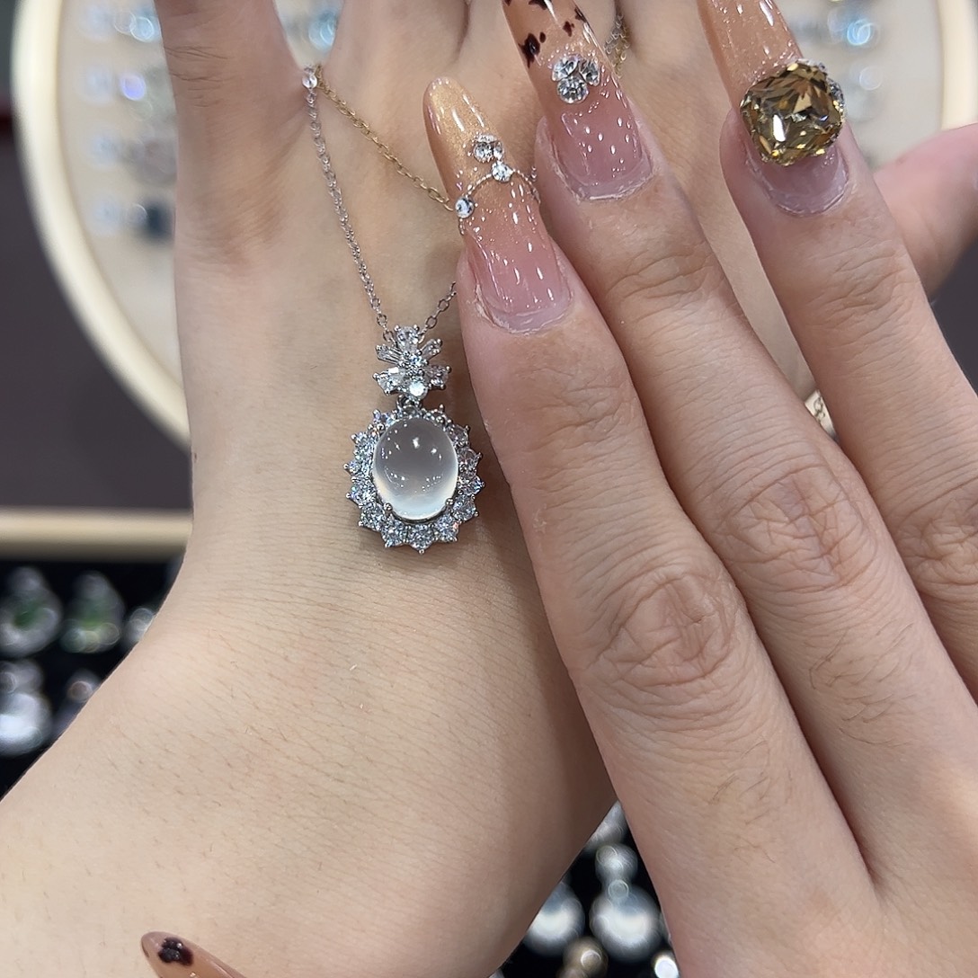 小***星蛇纹石玉银S925镶嵌颈饰