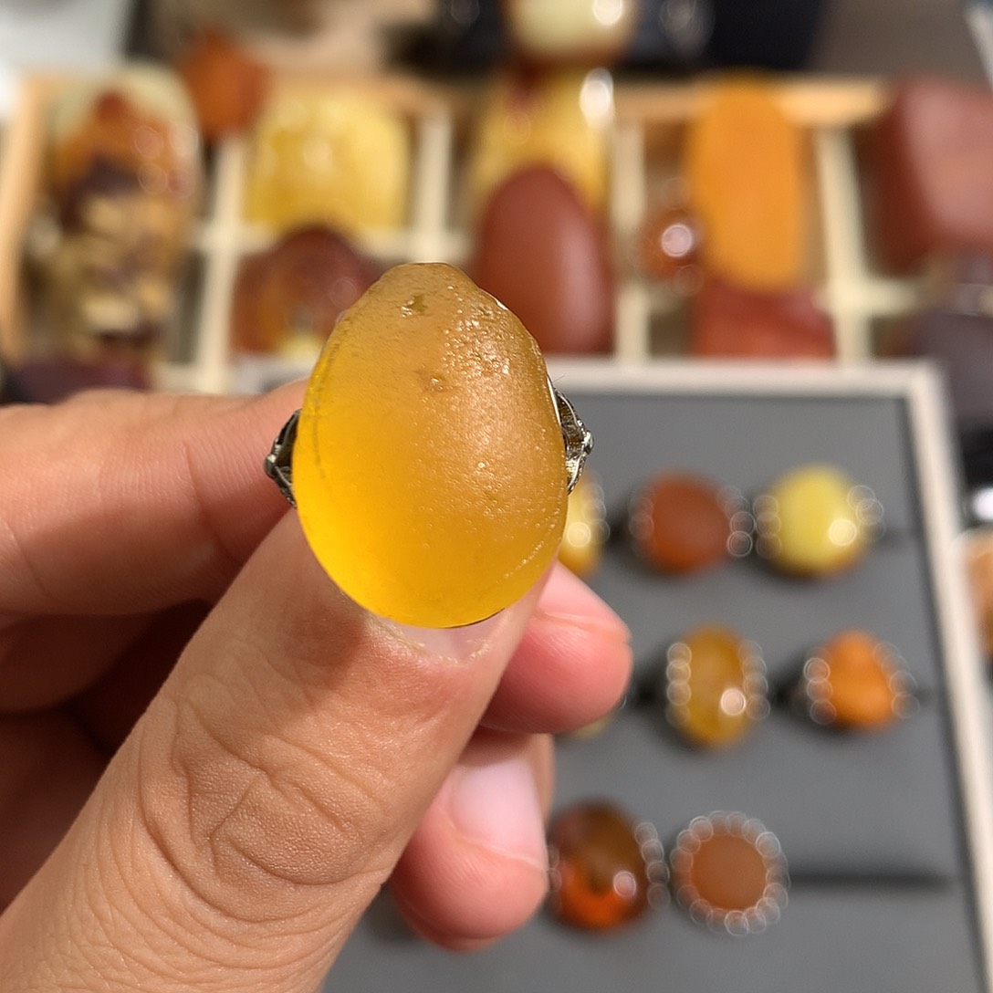 蜜蜡裸石未镶嵌你