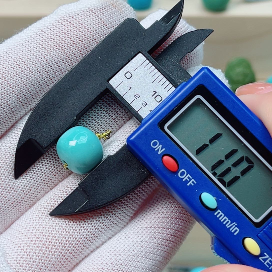 绿松石未镶嵌珠宝