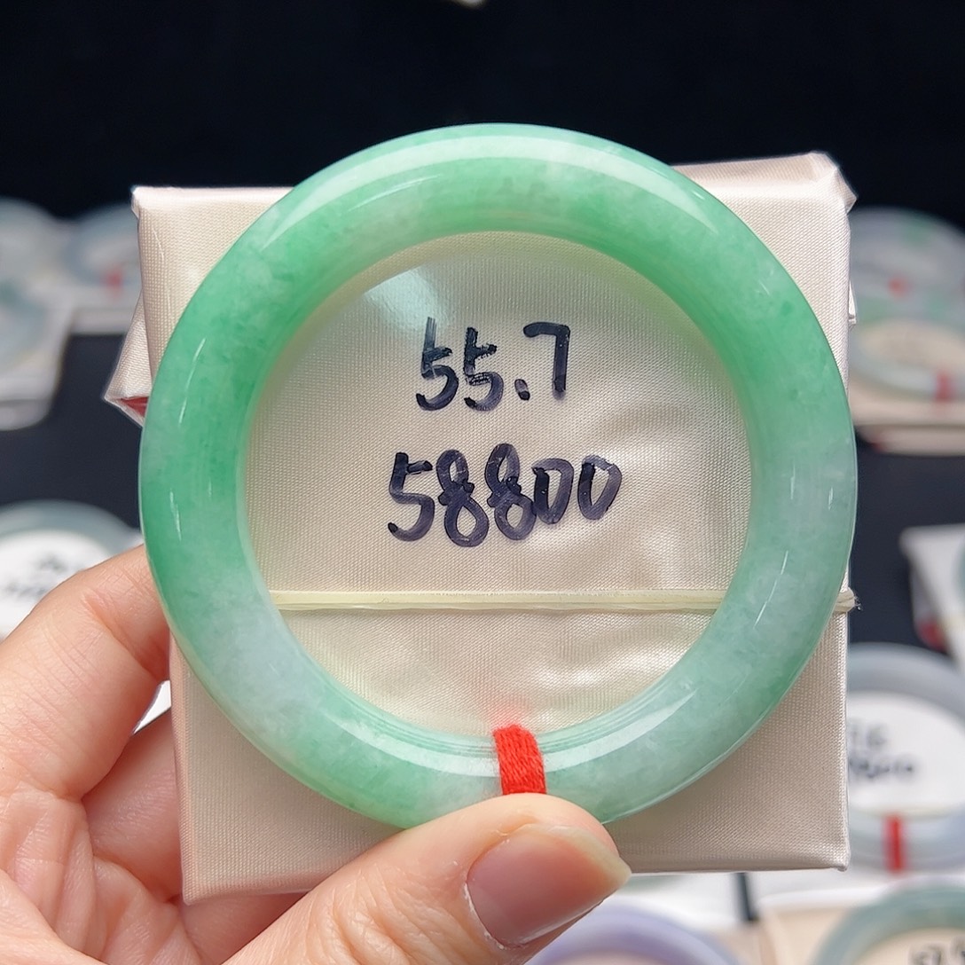 翡翠未镶嵌手镯（圆镯）