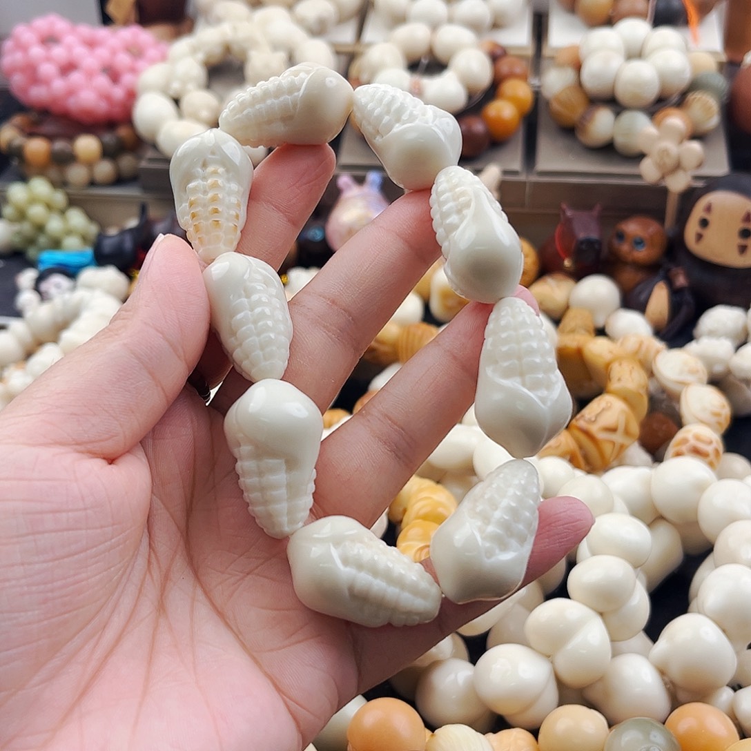 吊坠菩提根/象牙果玉米
