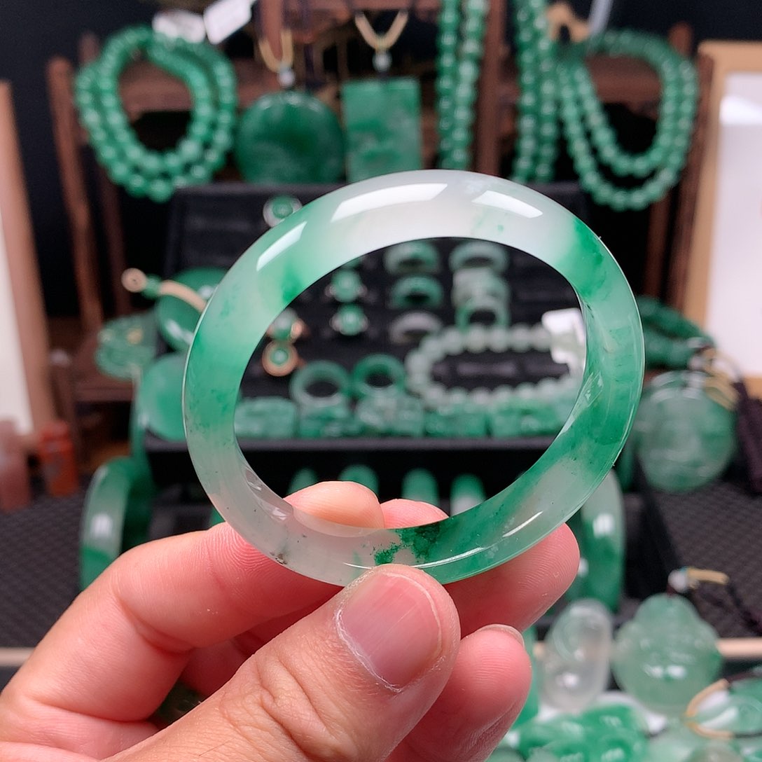 石英质玉手镯未镶嵌圈口50