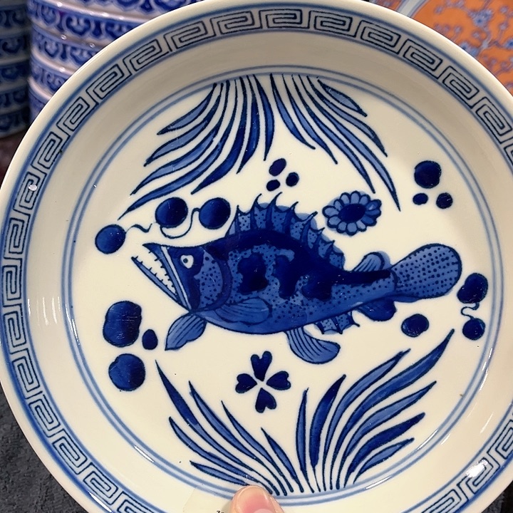 瓷片直径20厘米……黄