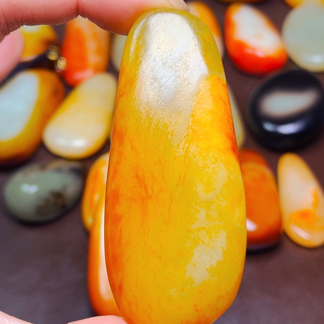 和田玉未镶嵌珠宝奇石